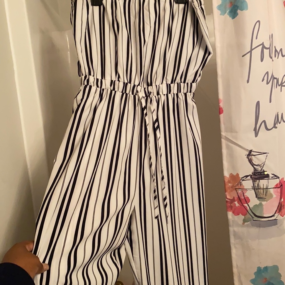 Large sleeveless jumpsuit